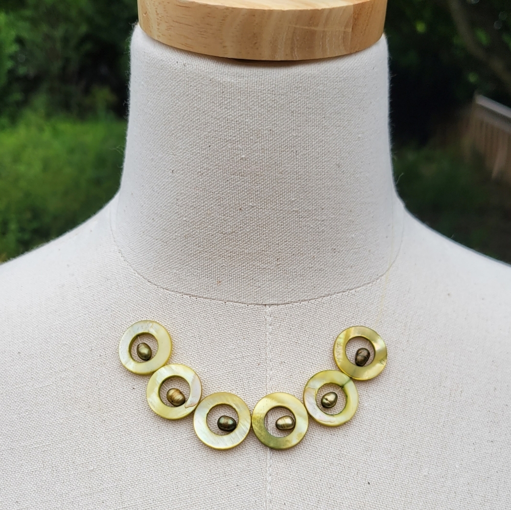 Floating Mother of Pearl Circle Necklace Vintage
